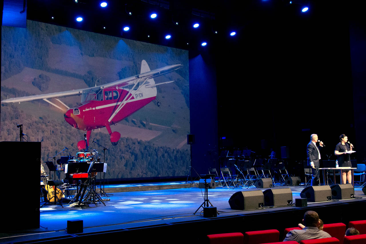 Licytacja lotu szybowcem podczas koncertu dla Jasia Karwowskiego